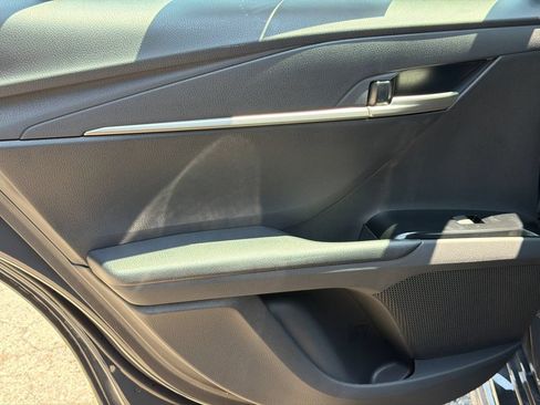 New 2026 Toyota Camry Hybrid FWD image 19