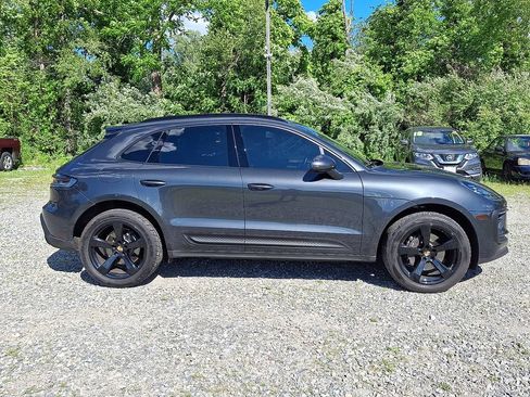 Used 2023 Porsche Macan AWD/4WD image 17