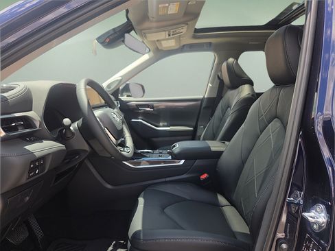 New 2026 Toyota Highlander Platinum AWD/4WD image 20
