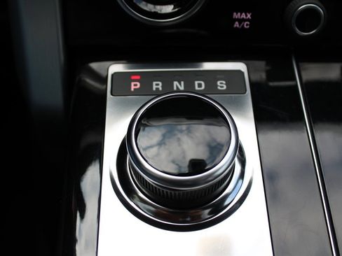 Used 2018 Land Rover Range Rover Supercharged image 25