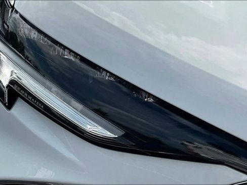 Used 2023 Buick Envision Essence image 31