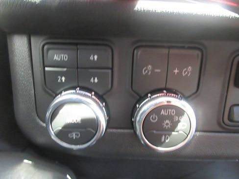 New 2026 GMC Yukon XL Denali w/ Denali Reserve Package AWD/4WD image 18