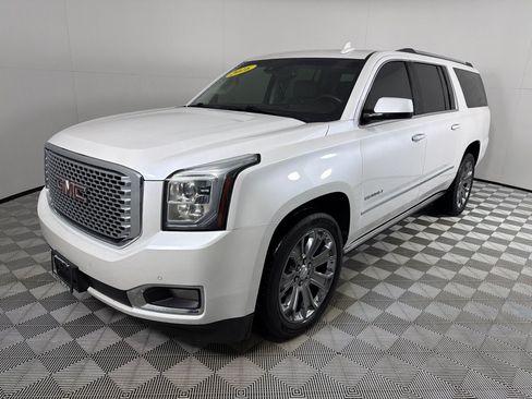 Used 2016 GMC Yukon XL Denali w/ Open Road Package AWD/4WD image 9