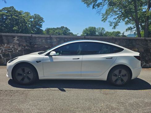 Used 2023 Tesla Model 3 Standard Range RWD image 7