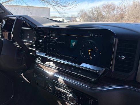 Used 2025 Chevrolet Silverado 1500 LT image 16