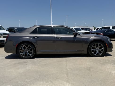 Used 2021 Chrysler 300 S RWD image 3