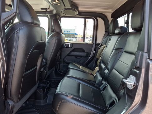 Used 2020 Jeep Gladiator Overland AWD/4WD image 10