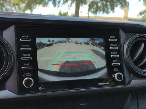 Used 2020 Toyota Tacoma SR AWD/4WD image 17