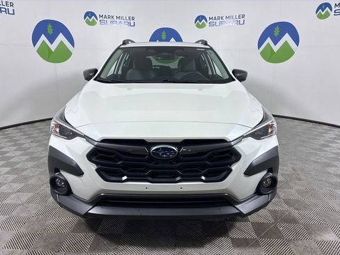 Used 2025 Subaru Crosstrek 2.0i Premium image 3
