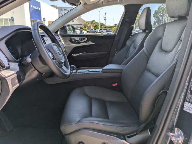 Certified 2025 Volvo XC60 B5 Plus AWD/4WD image 25
