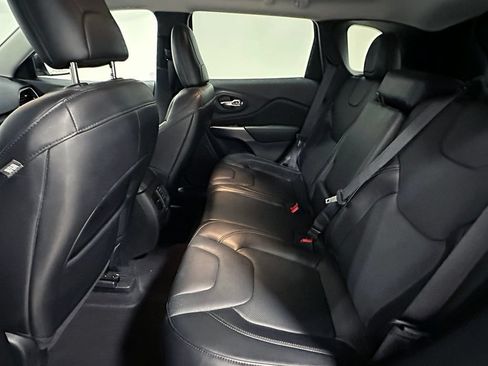 Used 2020 Jeep Cherokee Limited AWD/4WD image 18