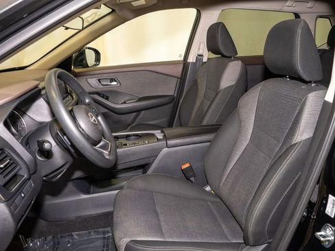 Used 2023 Nissan Rogue SV image 10