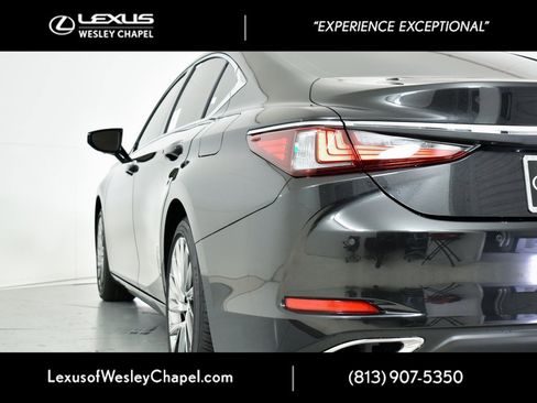 New 2025 Lexus ES 350 Ultra Luxury image 4