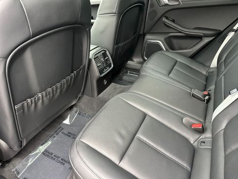 Certified 2025 Porsche Macan GTS AWD/4WD image 12
