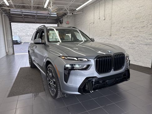 New 2026 BMW X7 xDrive40i w/ M Sport Package image 2