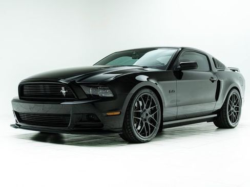 Used 2013 Ford Mustang GT Premium image 8