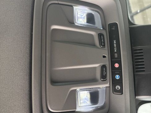 Used 2024 Chevrolet Silverado 2500 LTZ image 18