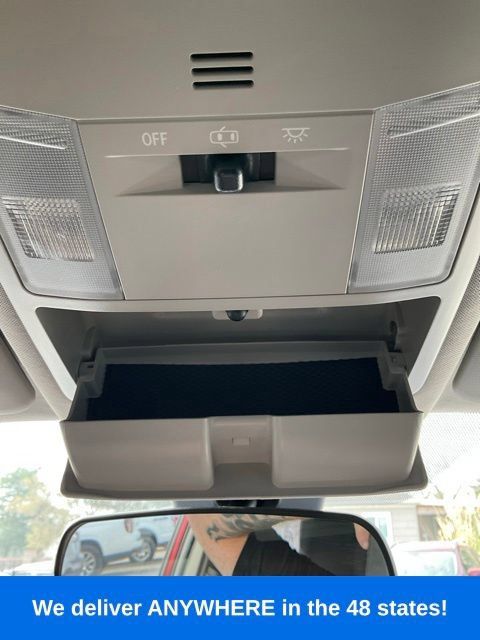 Used 2017 Toyota RAV4 LE FWD image 36