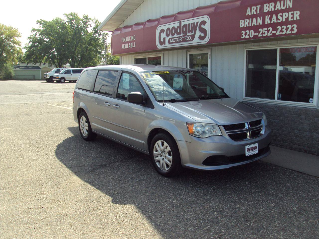 Used 2017 Dodge Grand Caravan SE w/ Power Window Group FWD image 2