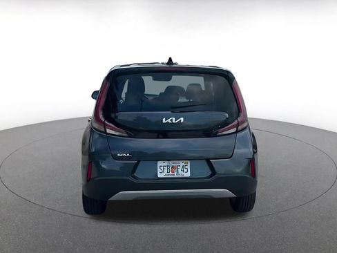 Used 2025 Kia Soul LX w/ LX Technology Package FWD image 12