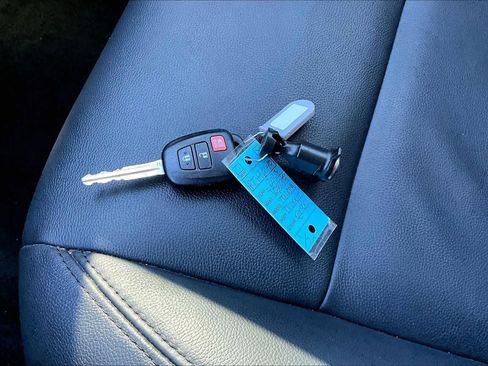 Used 2023 Toyota Tacoma SR image 15