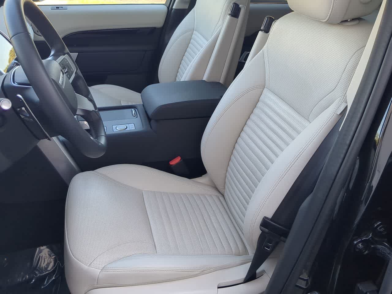Certified 2025 Land Rover Discovery S AWD/4WD image 16