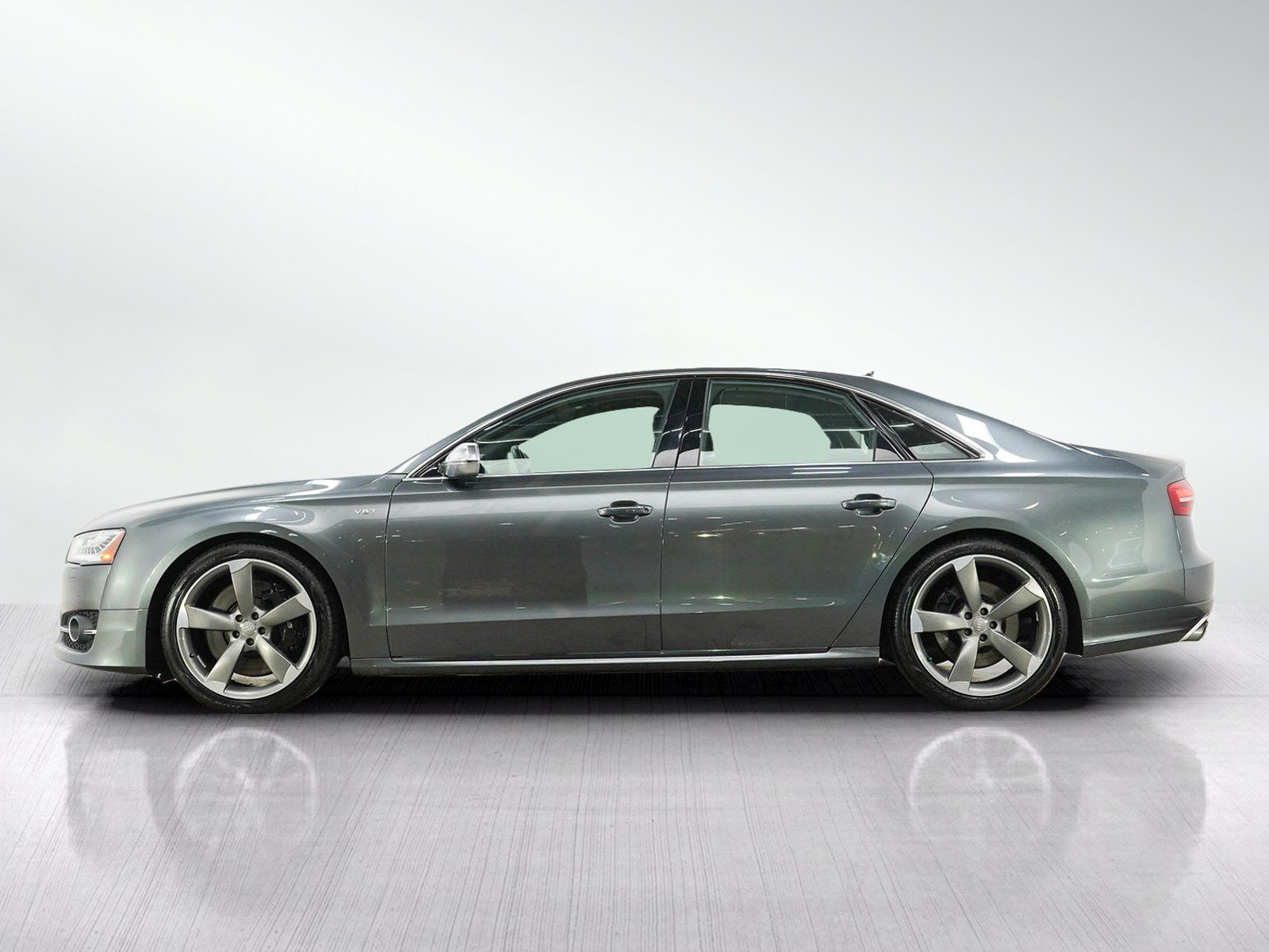 Used 2015 Audi S8 w/ Full Leather Package AWD/4WD image 2