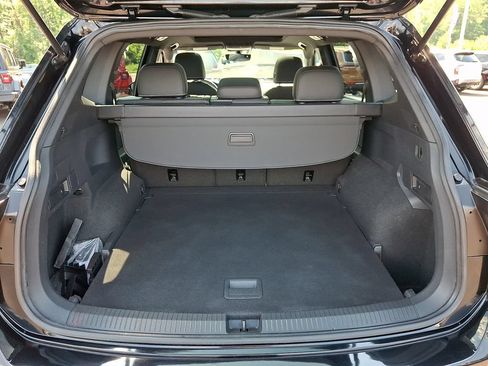 Used 2021 Volkswagen Tiguan SE R-Line w/ 2-Row Tiguan MDO Package AWD/4WD image 31