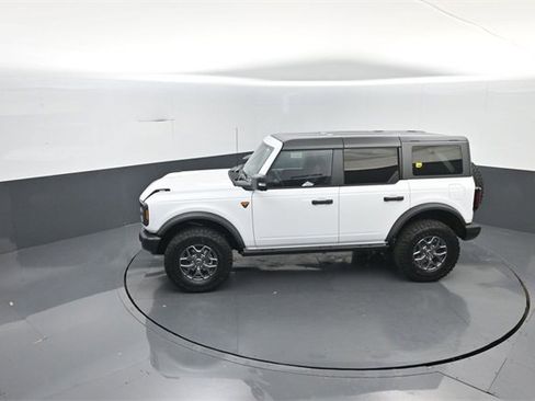 New 2025 Ford Bronco Badlands image 25