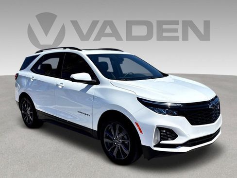 Certified 2024 Chevrolet Equinox RS FWD image 1
