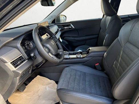 New 2026 Mitsubishi Outlander SE image 10