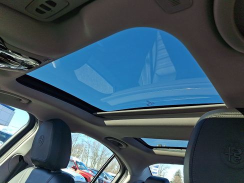 Used 2017 Alfa Romeo Giulia Ti w/ TI Lusso Light Wood Package image 15