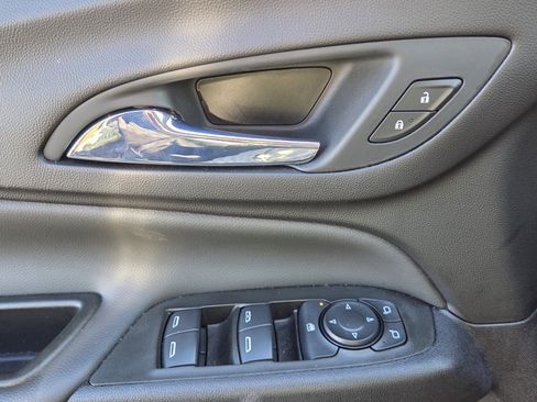 Used 2024 Chevrolet Equinox LT image 14