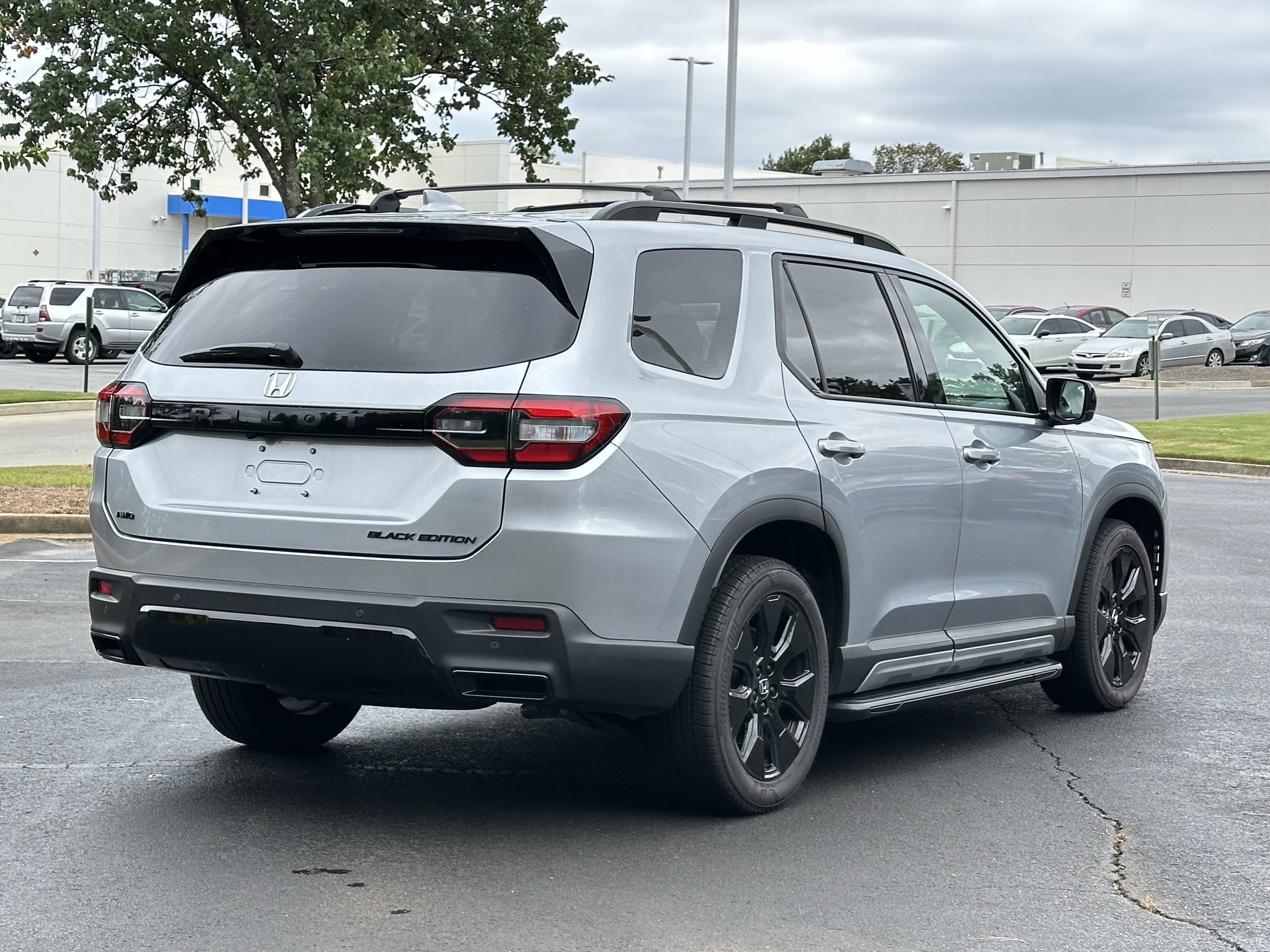 Used 2026 Honda Pilot Black Edition image 14
