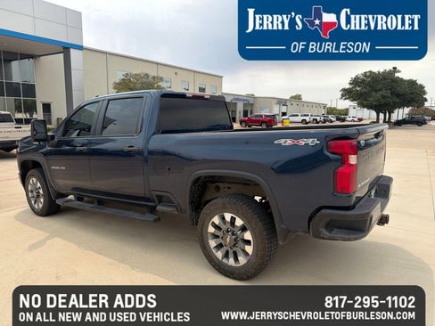 Used 2022 Chevrolet Silverado 2500 Custom w/ Custom Value Package AWD/4WD image 5