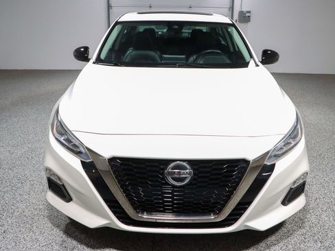 Used 2021 Nissan Altima 2.5 SR w/ SR Premium Package FWD image 4