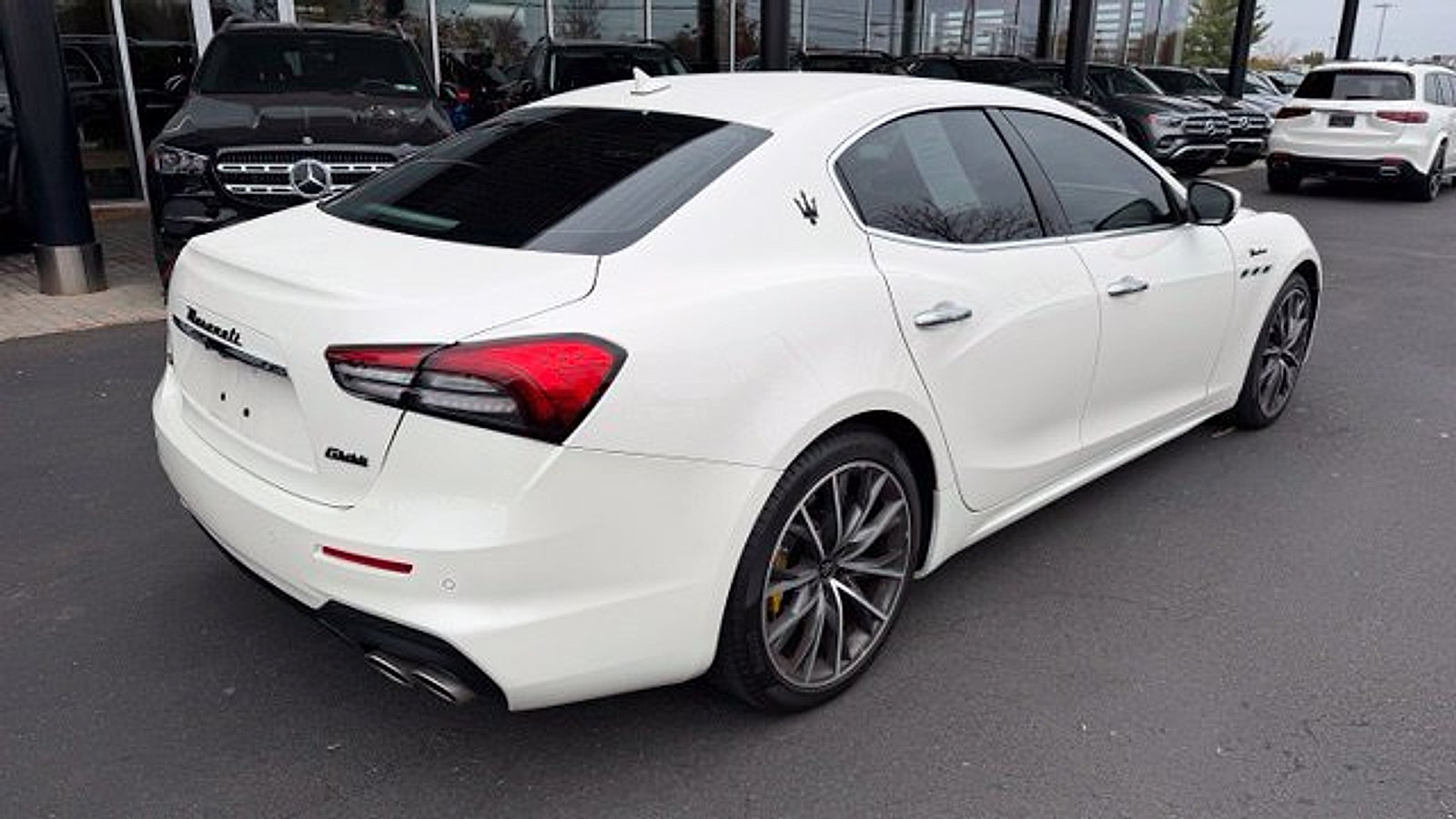 Used 2022 Maserati Ghibli Modena Q4 AWD/4WD image 8