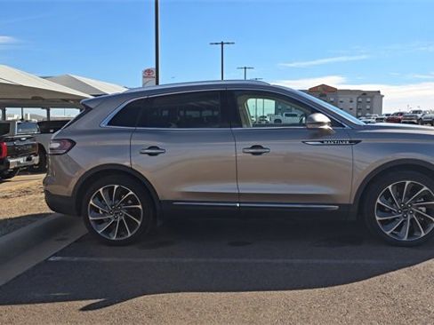 Used 2020 Lincoln Nautilus Reserve w/ Equipment Group 202A image 5