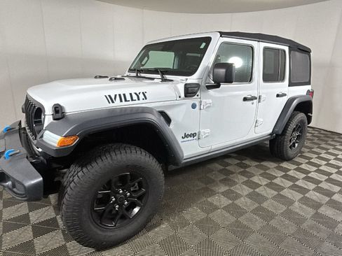 Used 2024 Jeep Wrangler Unlimited AWD/4WD image 7