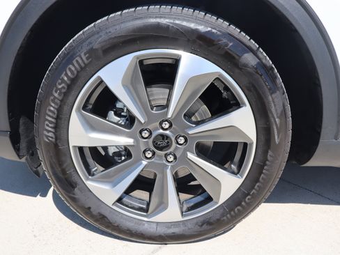 Used 2024 Ford Escape Platinum w/ Premium Technology Package AWD/4WD image 31