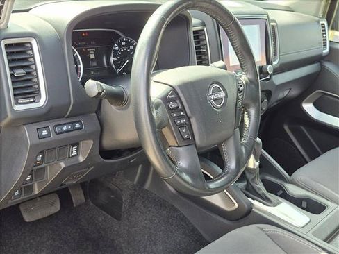 Used 2022 Nissan Frontier SV RWD image 9