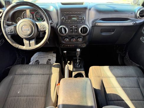 Used 2012 Jeep Wrangler Unlimited Sport AWD/4WD image 10