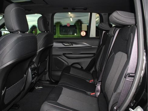 New 2025 Jeep Grand Cherokee Laredo X w/ Luxury Tech Group I image 23