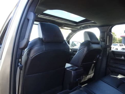 Used 2024 Toyota Tacoma TRD Off-Road AWD/4WD image 22