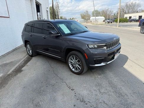 Used 2023 Jeep Grand Cherokee L Summit w/ Advanced Protech Group IV AWD/4WD image 3
