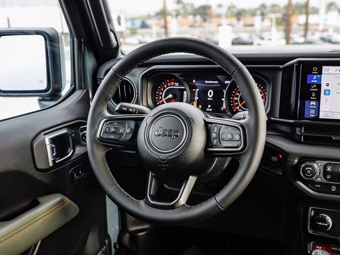 New 2026 Jeep Gladiator Mojave image 18