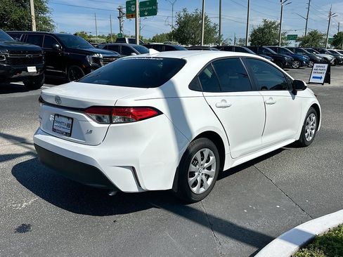 Used 2026 Toyota Corolla LE FWD image 5