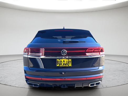 Used 2024 Volkswagen Atlas Cross Sport SEL R-Line AWD/4WD image 4