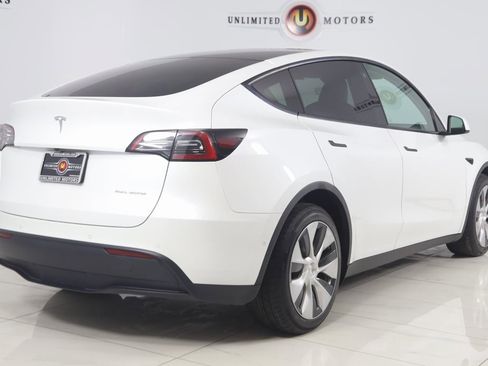 Used 2021 Tesla Model Y Long Range image 3