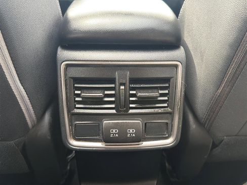 Used 2019 Subaru Forester Premium AWD/4WD image 19